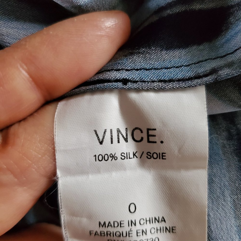 Vince Tie Dye Blue Silk Popover Blouse Size 0 EUC - Picture 10 of 13